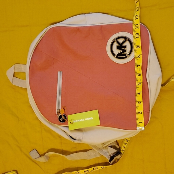 Small Backpack - Picture 5 of 8